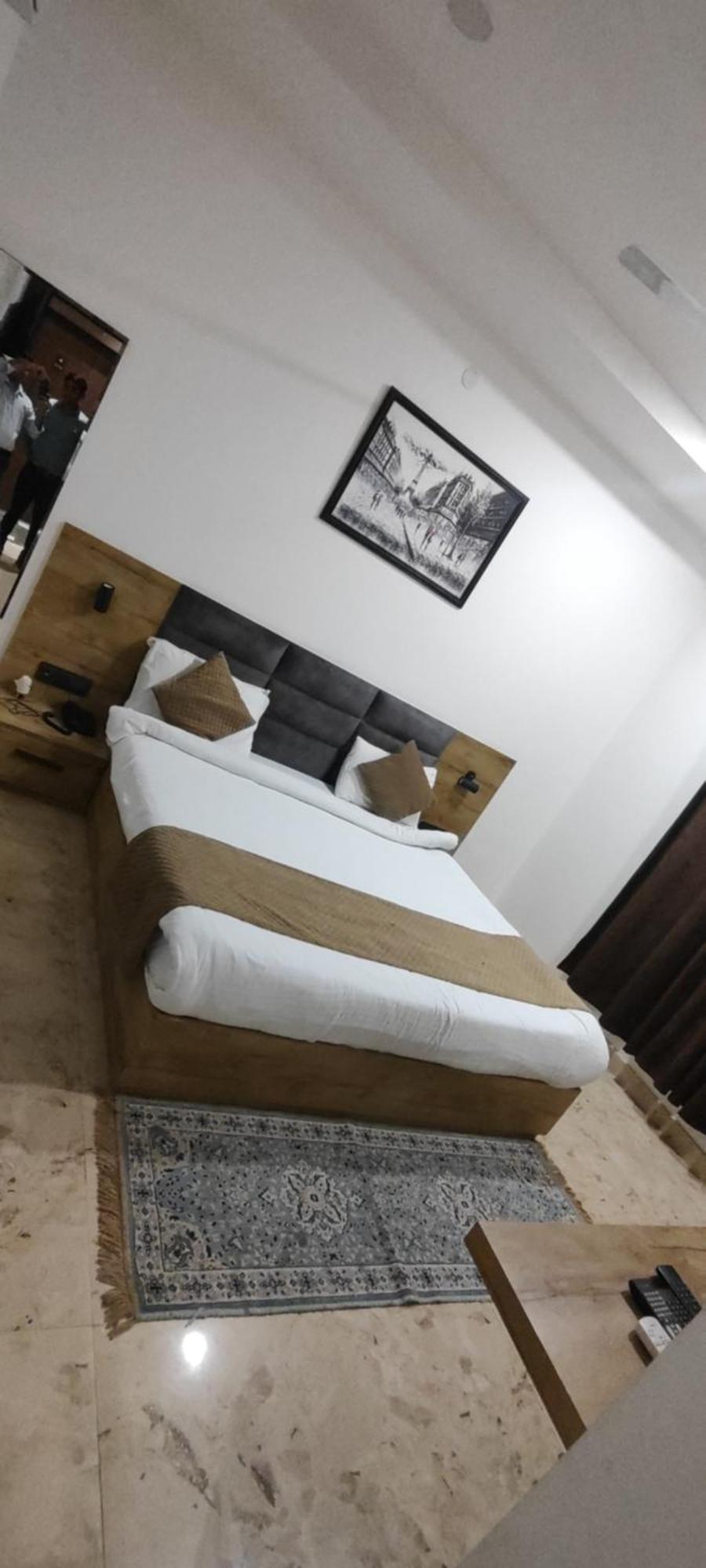 Hotel Radha Bihari Restaurant